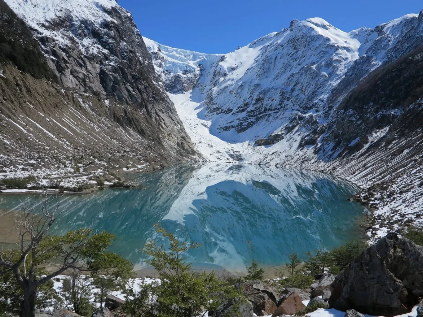 Navegá el lago Menéndez y caminá hasta el Glaciar Torrecillas en Esquel